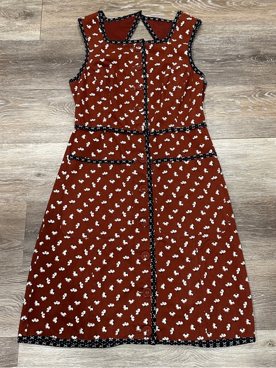 Anthropologie Dresses & Skirts - Anthropologie Rust Midi Dress with White Floral Print and Black Trim